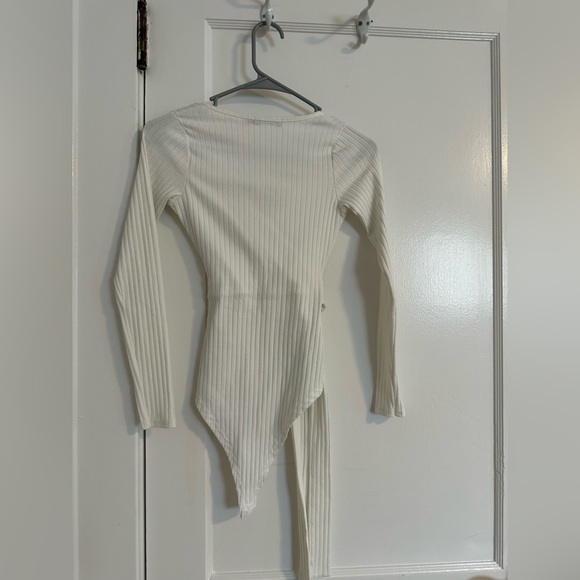 Long sleeves ribbed bodysuit size Xs - Picture 3 of 3